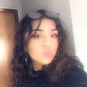 Meet your Posher, Kayla